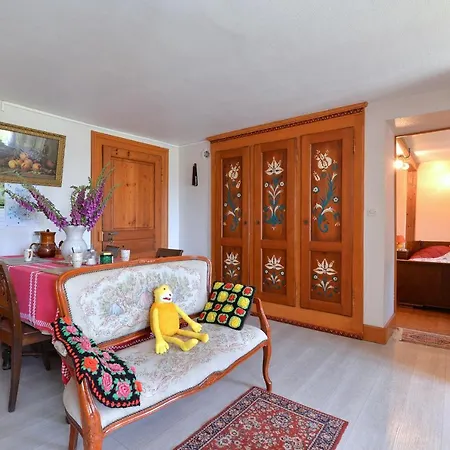 Ou D'hotes A La Ferme ゲストハウス 3*